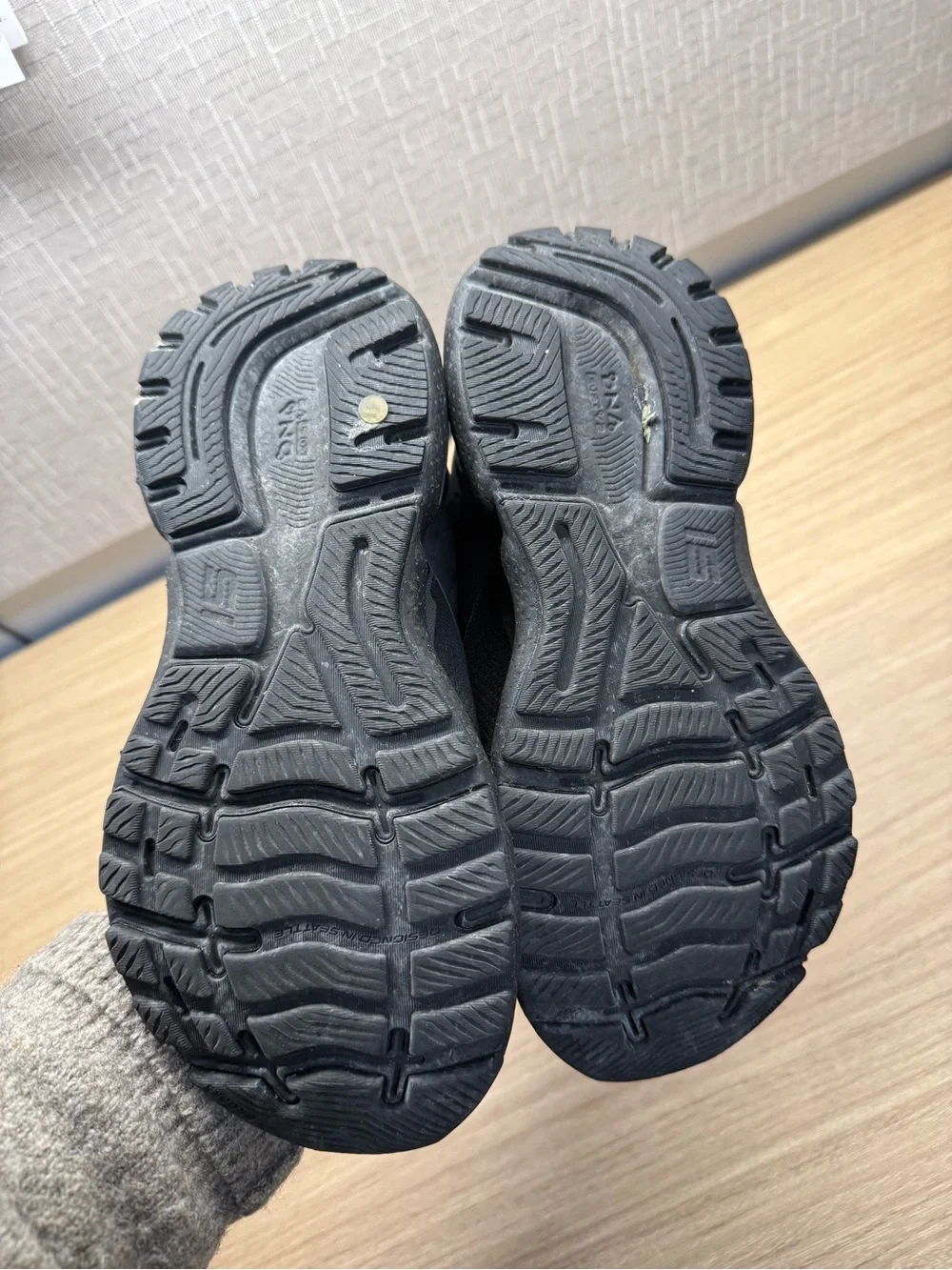 Brooks lightweight breathable